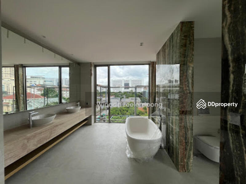 For Rent - Super Luxury House / Home Office in Ratchada 32, Bangkok