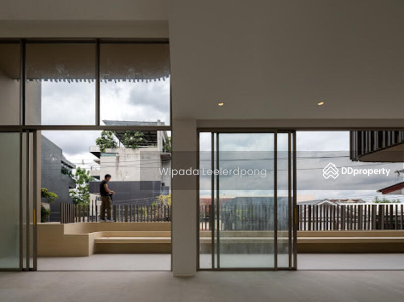 For Rent - Super Luxury House / Home Office in Ratchada 32, Bangkok