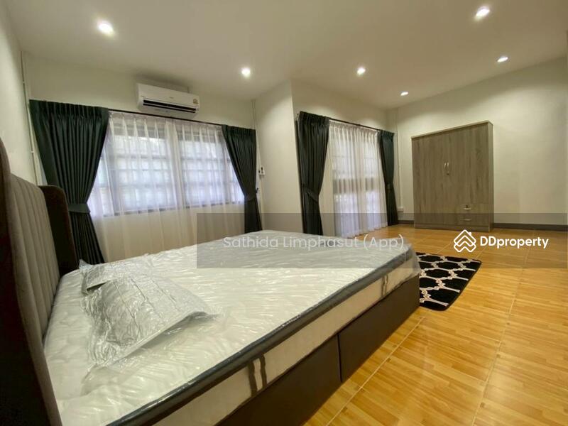 ให้เช่า - Townhouse in Na Kluea, ชลบุรี