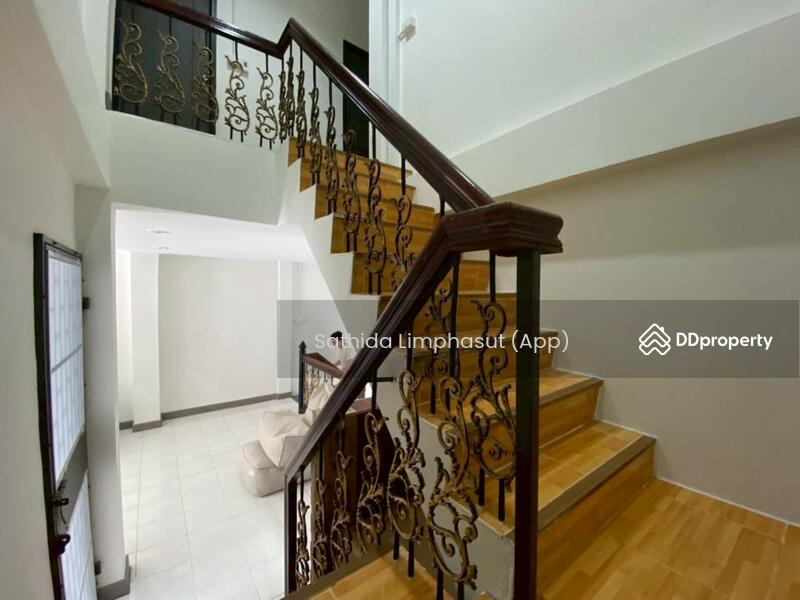 ให้เช่า - Townhouse in Na Kluea, ชลบุรี