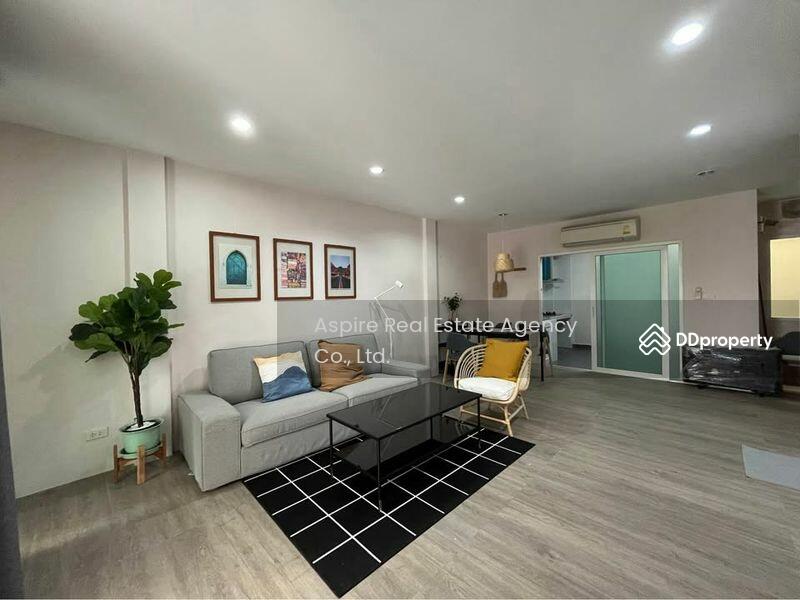 For Sale - The Exclusive Pattanakarn 44, Bangkok