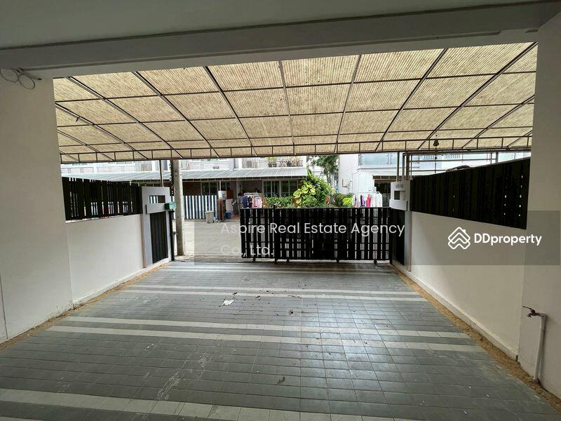 For Sale - The Exclusive Pattanakarn 44, Bangkok