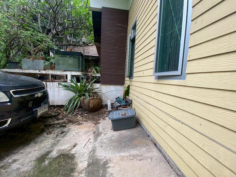 ขาย - ขายบ้านพร้อมที่ดิน ในซอยติวานนท์18 เนื้อที่ 219 ตารางวา ทำเลดี เหมาะแก่การพักอาศัย, นนทบุรี