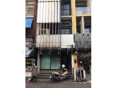 ขาย - ขายอาคารพาณิชย์ 3.5 ชั้น ขนาด 12 ตรว. ย่านพระโขนง, กรุงเทพ