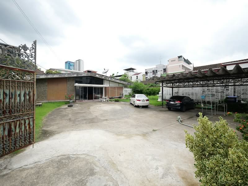 Hyper Rare Land เอกมัย 30 แยก 3 แถมแปลนสร้างโรงแรม 5 ชั้น ขายที่ดิน 298 ตร.วา, Bangkok, เอกมัย 30 แยก 3, Khlong Tan Nua, Watthana, Bangkok, , 1,192 sqm, Land For Sale, by คุณริช, 60170720 - DDproperty.com