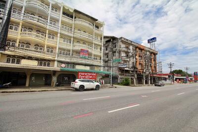 ขาย - ขายอาคารพาณิชย์ 6 ชั้น 2 คูหา ทาสีใหม่ ราคารวม2คูหา 7.5 ล้านบาท ติดถนนสุขุมวิท ใกล้ตลาดสตาร์ ระยอง, ระยอง