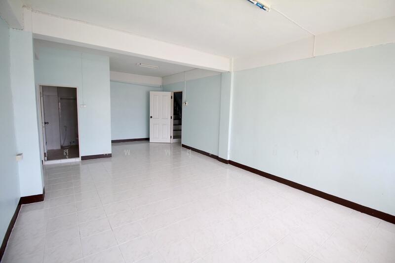 : 6-Storey Shophouse (2 Units), Newly Painted Total price for both units: only 7.5 million THB, Rayong, สุขุมวิท, Choeng Noen, Muang Rayong, Rayong, , 1,000 sqm, Shophouse For Sale, by สุเทพ พสุวณิชย์กุล, 60170830 - DDproperty.com