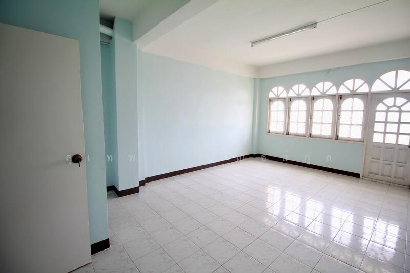 : 6-Storey Shophouse (2 Units), Newly Painted Total price for both units: only 7.5 million THB, Rayong, สุขุมวิท, Choeng Noen, Muang Rayong, Rayong, , 1,000 sqm, Shophouse For Sale, by สุเทพ พสุวณิชย์กุล, 60170830 - DDproperty.com