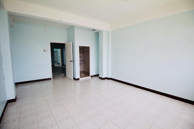 : 6-Storey Shophouse (2 Units), Newly Painted Total price for both units: only 7.5 million THB, Rayong, สุขุมวิท, Choeng Noen, Muang Rayong, Rayong, , 1,000 sqm, Shophouse For Sale, by สุเทพ พสุวณิชย์กุล, 60170830 - DDproperty.com