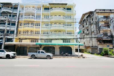 ขาย - ราคาต่ำกว่าตลาด 50% อาคารพาณิชย์ 6 ชั้น 2 คูหา ติดถนนสุขุมวิท ใกล้ตลาดสตาร์และเซ็นทรัล ระยอง, ระยอง