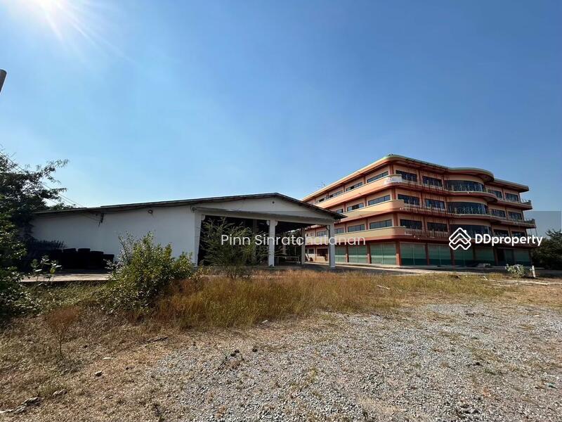 For Sale - Urgent Sale! Commercial Building with Land [Parking for 200 Cars], Right on Highway 347, Pathum Thani