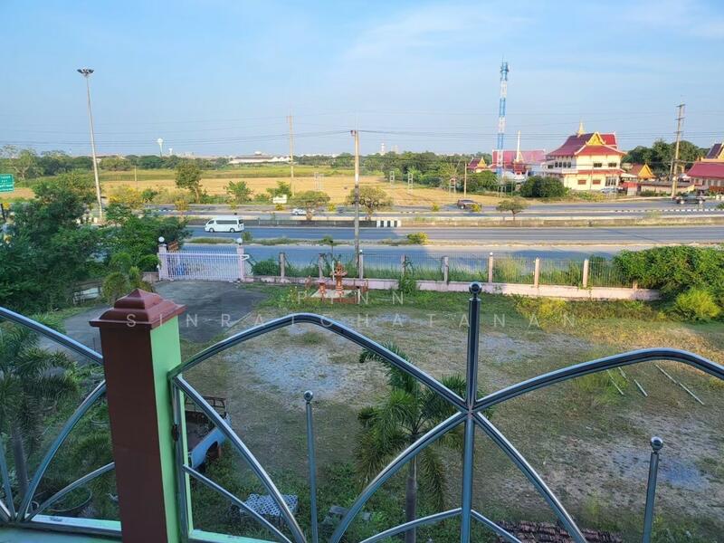 Land with buildings Sam Khok Pathum Thani: 16 rai on highway 347, Pathum Thani, Chiang Rak Yai, Sam Khok, Pathum Thani, , 26,996 sqm, Land For Sale, by Pinn Sinratchatanan, 60171043 - DDproperty.com