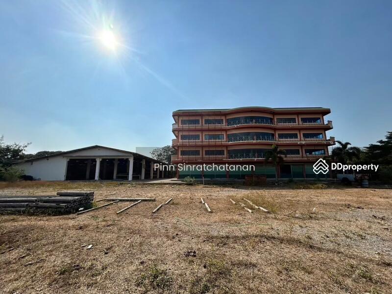 For Sale - Urgent Sale! Commercial Building with Land [Parking for 200 Cars], Right on Highway 347, Pathum Thani