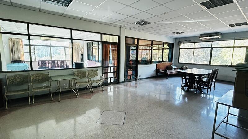 Land with buildings Sam Khok Pathum Thani: 16 rai on highway 347, Pathum Thani, Chiang Rak Yai, Sam Khok, Pathum Thani, , 26,996 sqm, Land For Sale, by Pinn Sinratchatanan, 60171043 - DDproperty.com