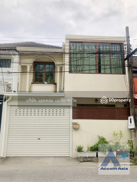 ให้เช่า - Pet friendly 3 Bedrooms Townhouse for Rent in Ratchadaphisek, Bangkok near MRT Huai Khwang, กรุงเทพ