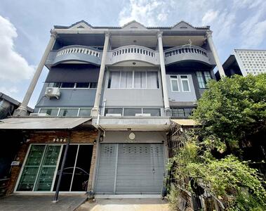 ขาย - ตึกแถว 3.5 ชั้น ซอยลาดปลาเค้า72แยก8, กรุงเทพ