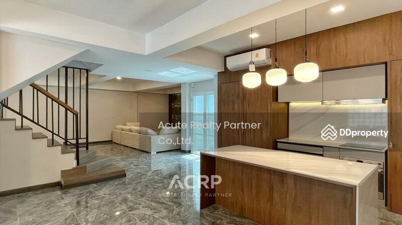 For Sale - ให้เช่าบ้าน 5 ชั้นหรู ใจกลางกรุงเทพฯ ทองหล่อซอย 25 ใกล้บีทีเอส ใกล้โรงพยาบาลสมิติเวช, Bangkok