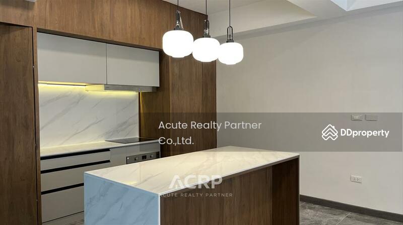 For Sale - ให้เช่าบ้าน 5 ชั้นหรู ใจกลางกรุงเทพฯ ทองหล่อซอย 25 ใกล้บีทีเอส ใกล้โรงพยาบาลสมิติเวช, Bangkok