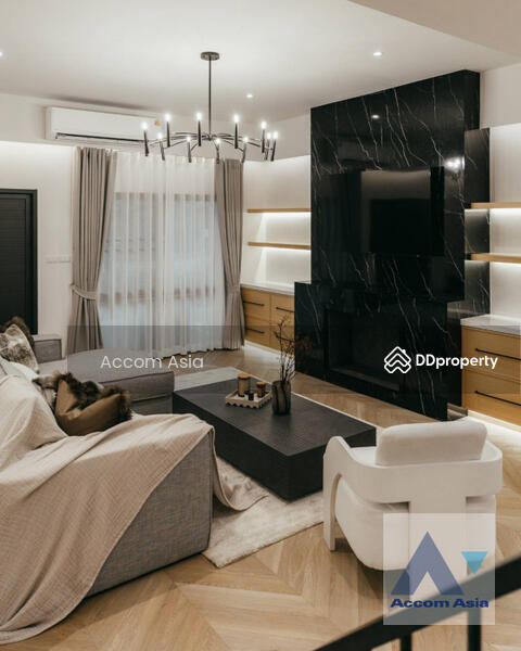 ขาย - 5 Bedrooms Townhouse for Sale and Rent in Sukhumvit, Bangkok near BTS Phra khanong at Regent 71, กรุงเทพ