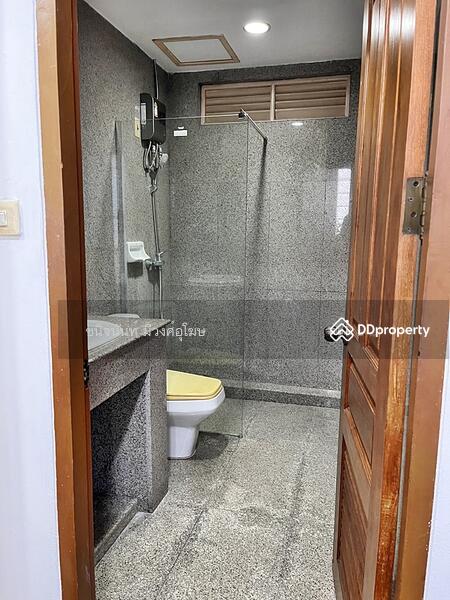 For Sale - Town House 33 sqw for Home Office in Prime Ploenchit For Sale or Rent, Bangkok