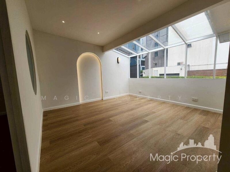 Commercial building in Kasem San Alley, Bangkok, Wang Mai, Pathum Wan, Bangkok, , 250 sqm, Shophouse For Rent, by Magic Property, 60173481 - DDproperty.com