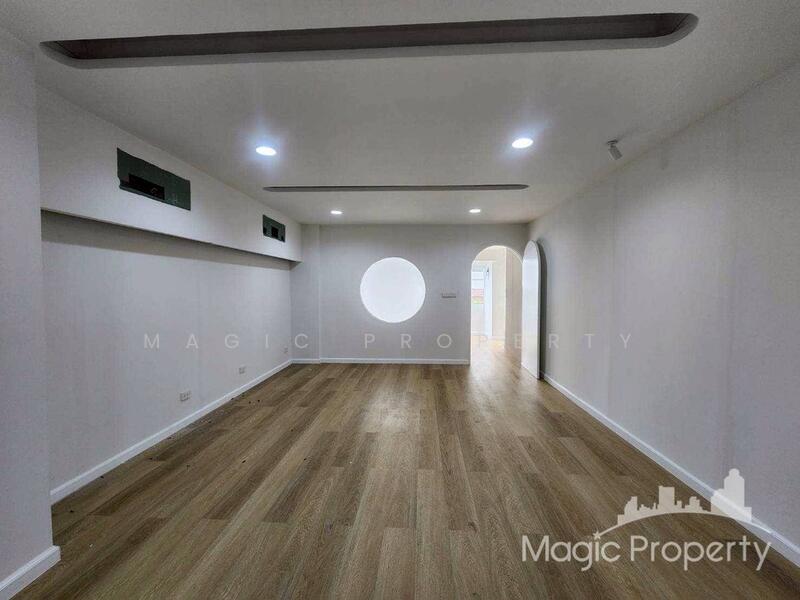 Commercial building in Kasem San Alley, Bangkok, Wang Mai, Pathum Wan, Bangkok, , 250 sqm, Shophouse For Rent, by Magic Property, 60173481 - DDproperty.com