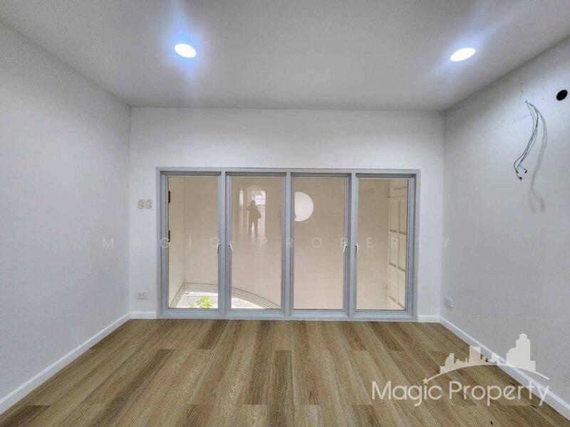 Commercial building in Kasem San Alley, Bangkok, Wang Mai, Pathum Wan, Bangkok, , 250 sqm, Shophouse For Rent, by Magic Property, 60173481 - DDproperty.com