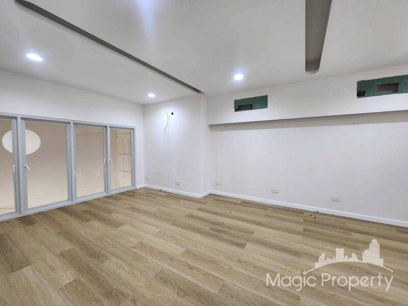 Commercial building in Kasem San Alley, Bangkok, Wang Mai, Pathum Wan, Bangkok, , 250 sqm, Shophouse For Rent, by Magic Property, 60173481 - DDproperty.com
