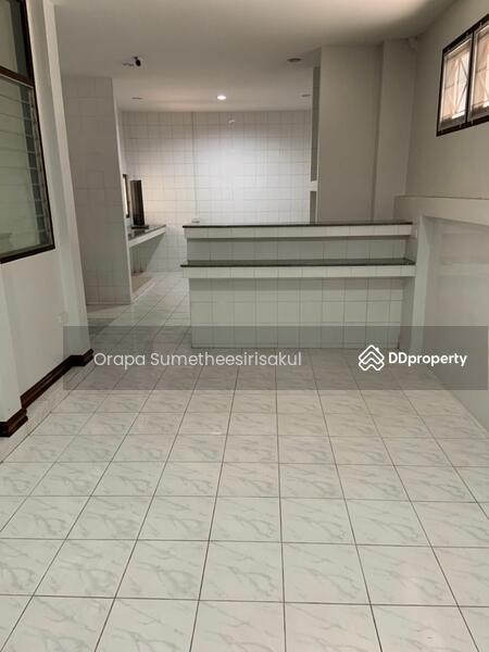 ให้เช่า - 4-Br House near BTS Thong Lor, กรุงเทพ