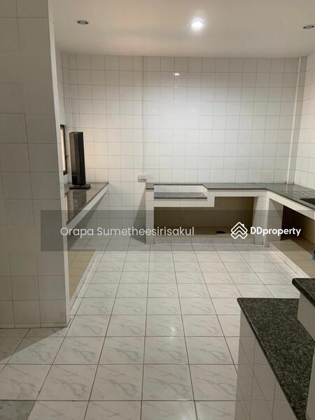 ให้เช่า - 4-Br House near BTS Thong Lor, กรุงเทพ