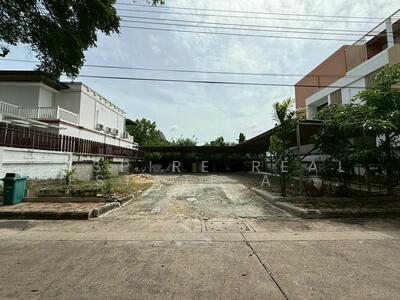 For Sale - ที่ดินเปล่า แปลงสวย สุขุมวิท​ 71 (ปรีดี 14), Bangkok