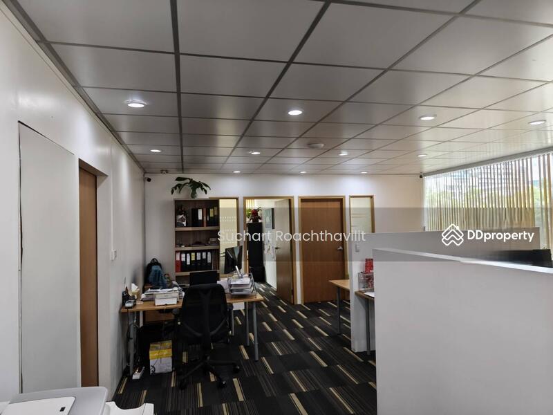 For Rent - Office Space for Rent size 120 sqm., Near BTS & MRT Asok, Bangkok