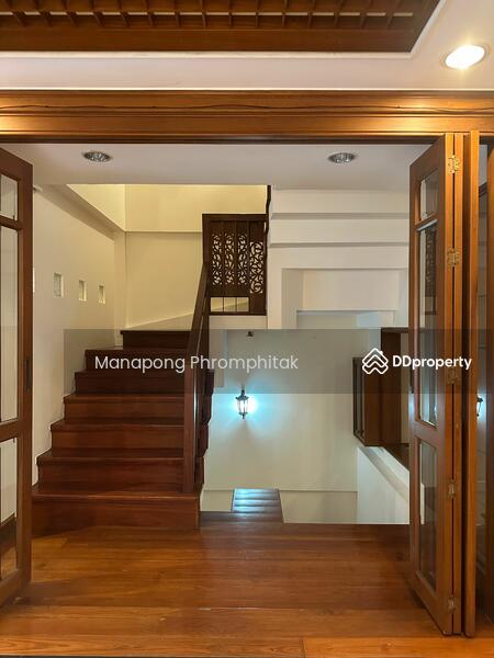 For Rent - 3-Bedroom Townhouse, Bangkok
