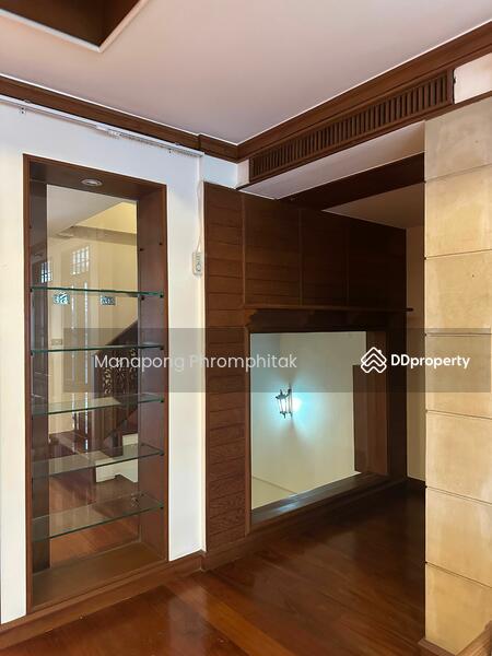 For Rent - 3-Bedroom Townhouse, Bangkok