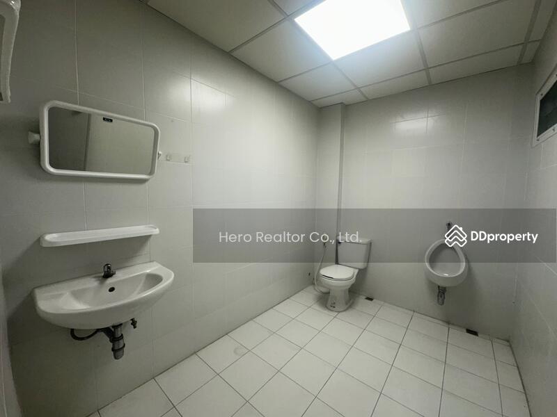 For Rent - For Rent Bangkok Retail Space Rama 4 Khlong Toei BTS Ekkamai BRE25806, Bangkok
