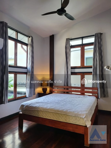 For Rent - Home Office 3 Bedrooms House for Rent in Ratchadaphisek, Bangkok near MRT Sutthisan, Bangkok