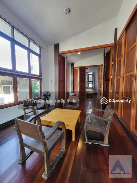 ให้เช่า - Home Office 3 Bedrooms House for Rent in Ratchadaphisek, Bangkok near MRT Sutthisan, กรุงเทพ