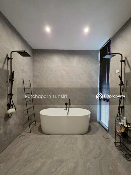 ให้เช่า - บ้านในโครงการ ให้เช่าเดือนละ 55,000 บาท ใกล้สนามกอล์ฟเอ็มสปอร์ตคอมเพล็กซ์ No.13H650, เชียงใหม่