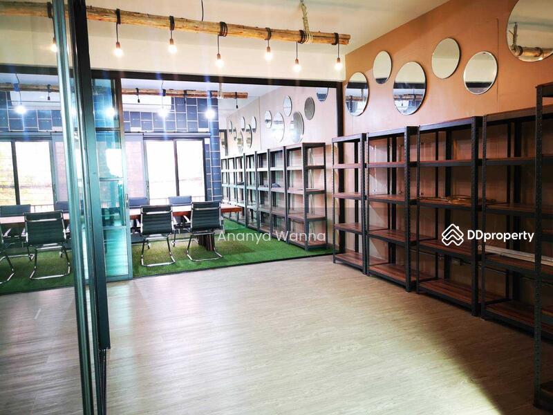 For Rent - 3-Bedroom Townhouse, Bangkok
