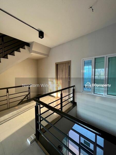 For Sale - 4-Bedroom Townhouse, Bangkok