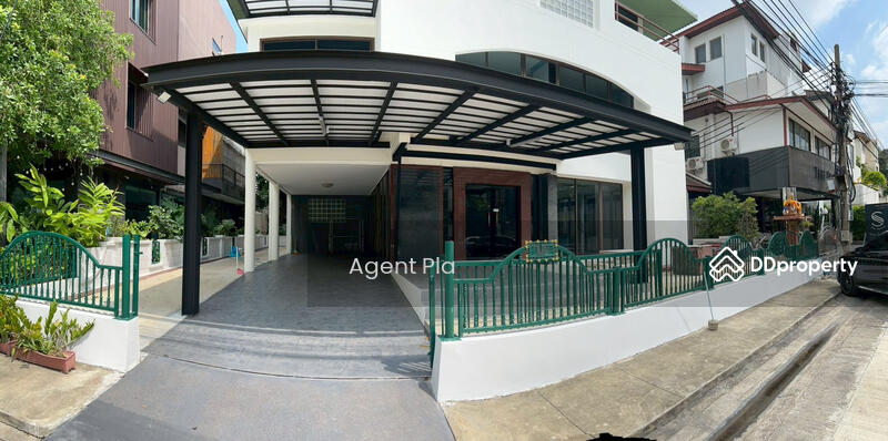 ให้เช่า - Home Office for Rent in Town in Town Village (SPSAD3359), กรุงเทพ