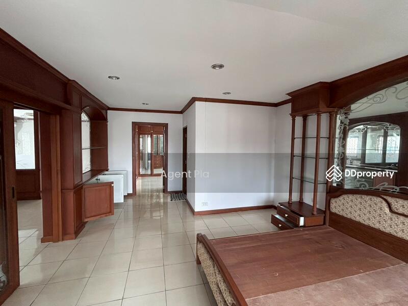 ให้เช่า - Home Office for Rent in Town in Town Village (SPSAD3359), กรุงเทพ