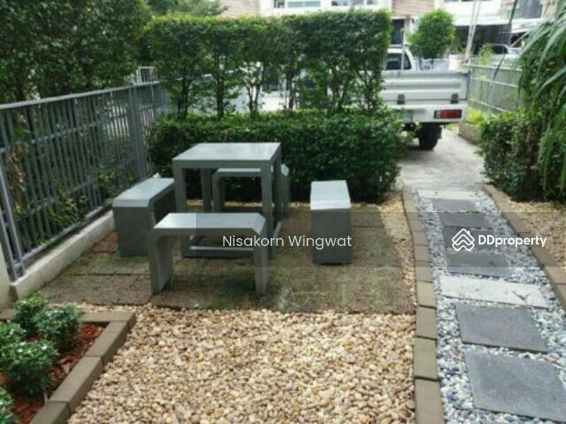 For Rent - 3-Bedroom Townhouse, Bangkok