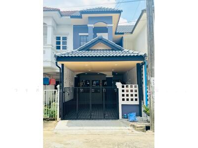 ขาย - หมู่บ้าน ศรีธราวรรณ ถนนพหลโยธิน54/1 แยก4-53 สายไหม ทาวน์เฮ้าส์ รีโนเวทใหม่ แถมเฟอร์นิเจอร์ พร้อมอยู่, กรุงเทพ