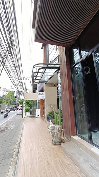 For Rent - Retail 84 sqm. Ground Floor Sukhumvit 39 BTS Phrom Phong, Bangkok