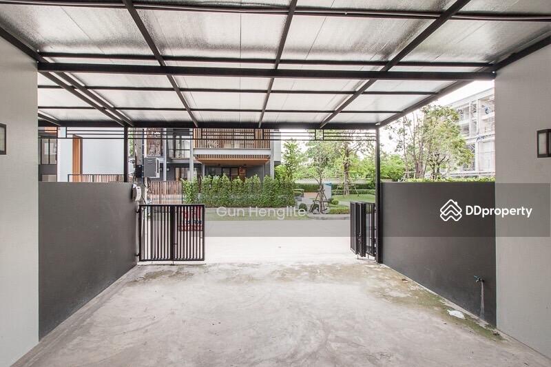 For Rent - 4-Bedroom Townhouse, Bangkok