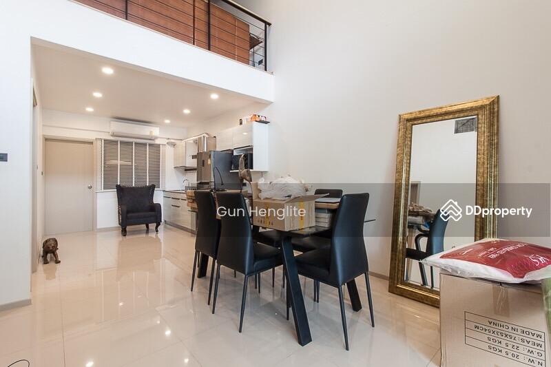 For Rent - 4-Bedroom Townhouse, Bangkok