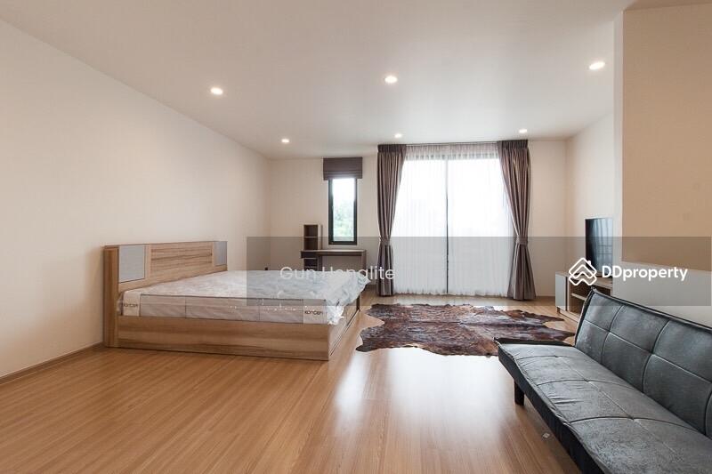 For Rent - 4-Bedroom Townhouse, Bangkok