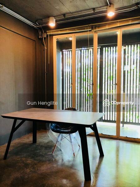 For Rent - 5-Bedroom Townhouse, Bangkok