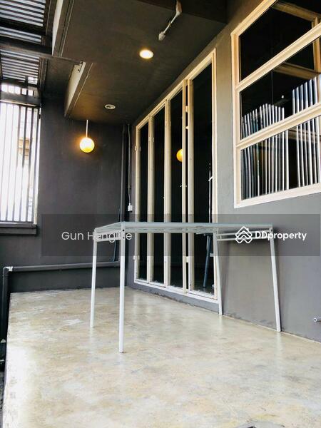 For Rent - 5-Bedroom Townhouse, Bangkok